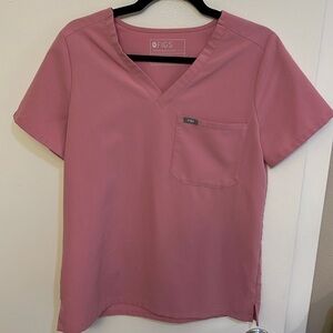 Figs top pink size small
